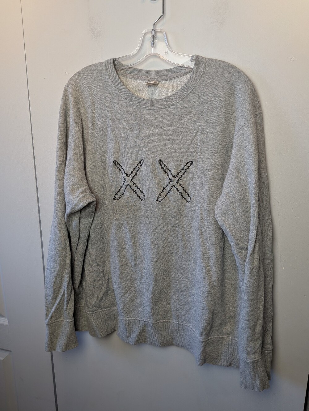 UNIQLO X Sesame Street Men Crewneck Size XL Gray 100% Coton Long Sleeves Unisex